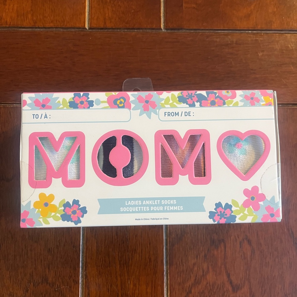 MOM floral sock gift pack NWT